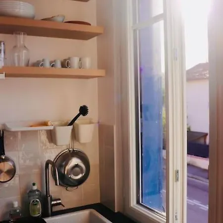Chez Guillaume Joli Studio, Rer Proche Château Et Direct Paris, Petite Cour Ensoleillée * Versalhes