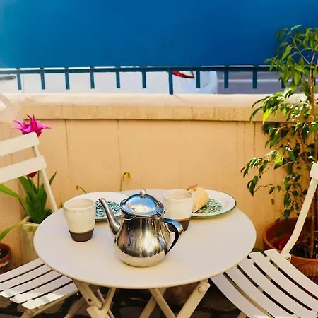 Chez Guillaume Joli Studio, Rer Proche Château Et Direct Paris, Petite Cour Ensoleillée Versalhes